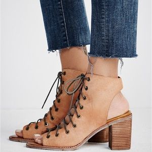 Jeffrey Campbell Minimal Lace Up Heel